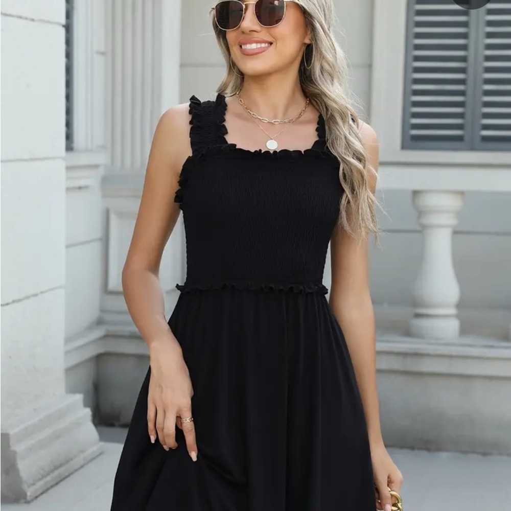 NWT Elegant little Black Dress, smocked top, sleeveless wide strap square neck M